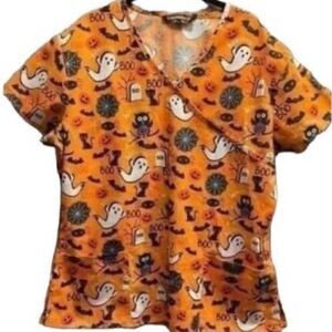 Cassandra women’s Halloween boo ghost nursing scrub top size large￼